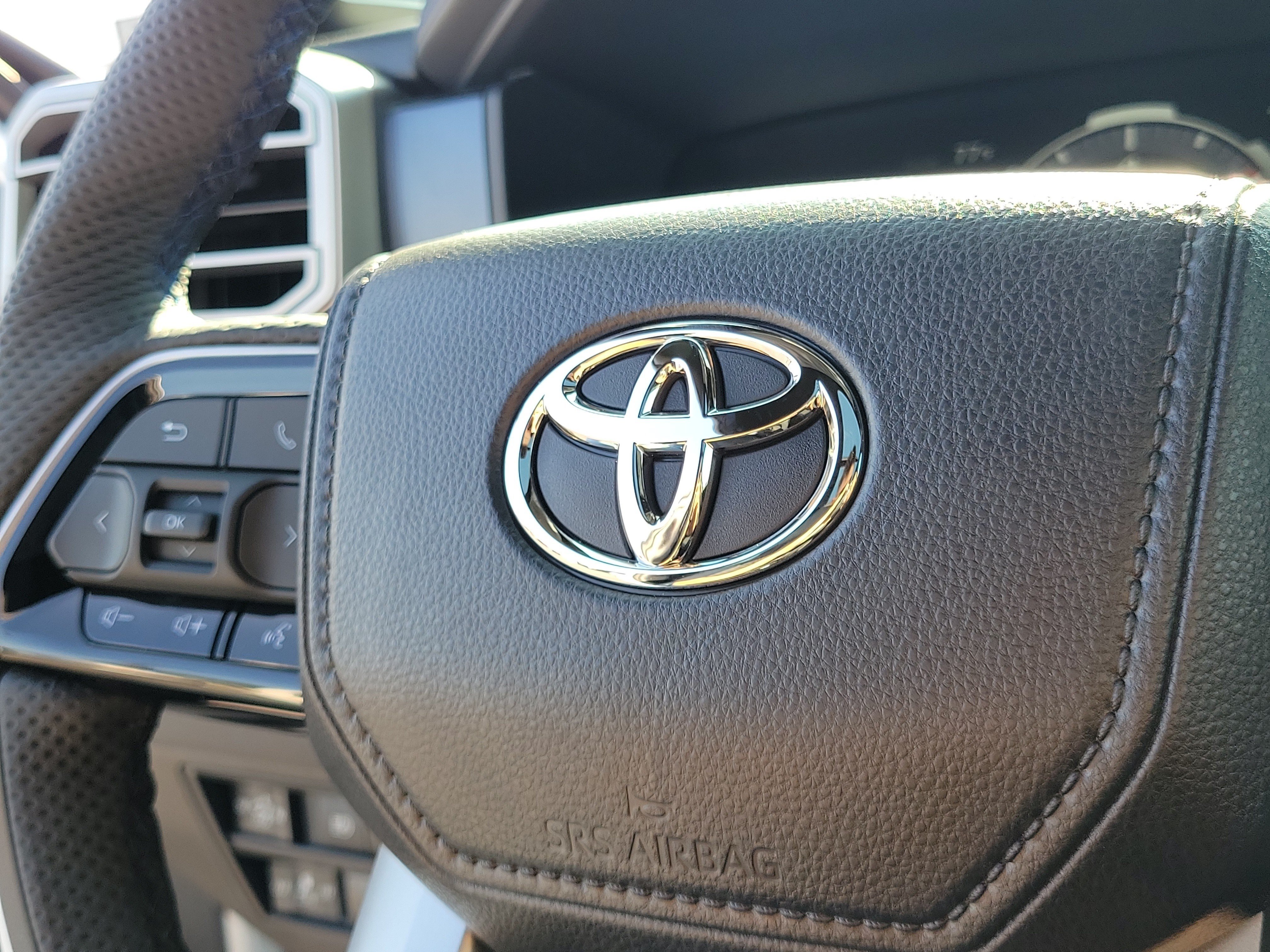 New 2026 Wind Chill Pearl <sup>1</sup> Toyota Tundra Platinum image 30