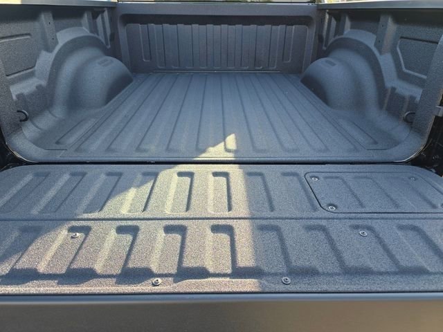New 2026 Diamond Black Crystal Pearl-Coat Exterior Paint RAM Laramie image 42