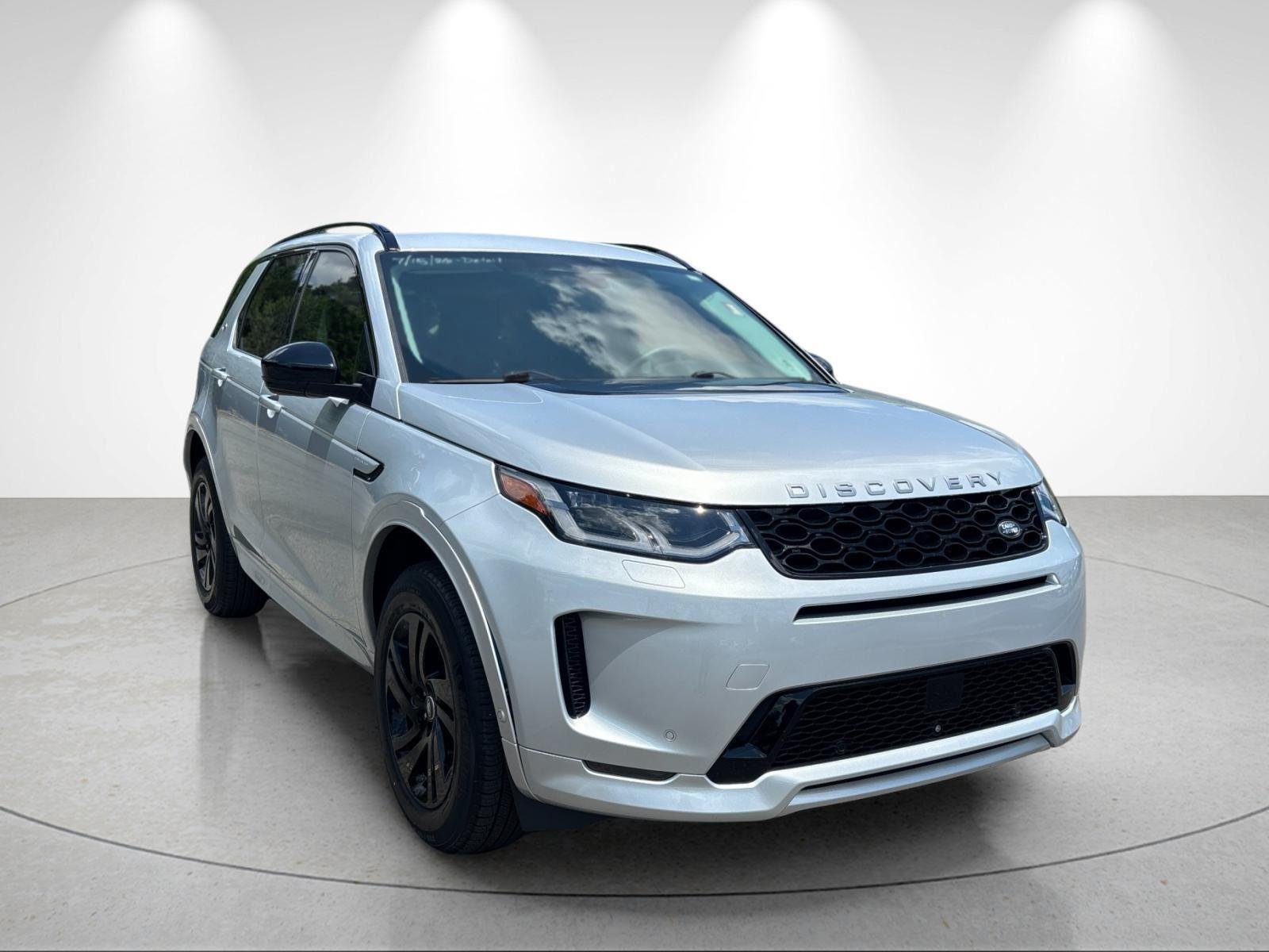Used 2025 Hakuba Silver Metallic Land Rover S image 7