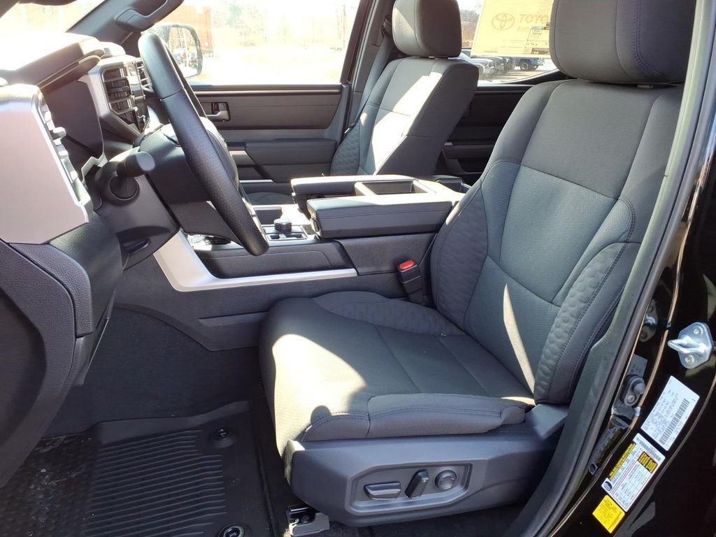 2026 Toyota Tundra SR5 - Photo 7