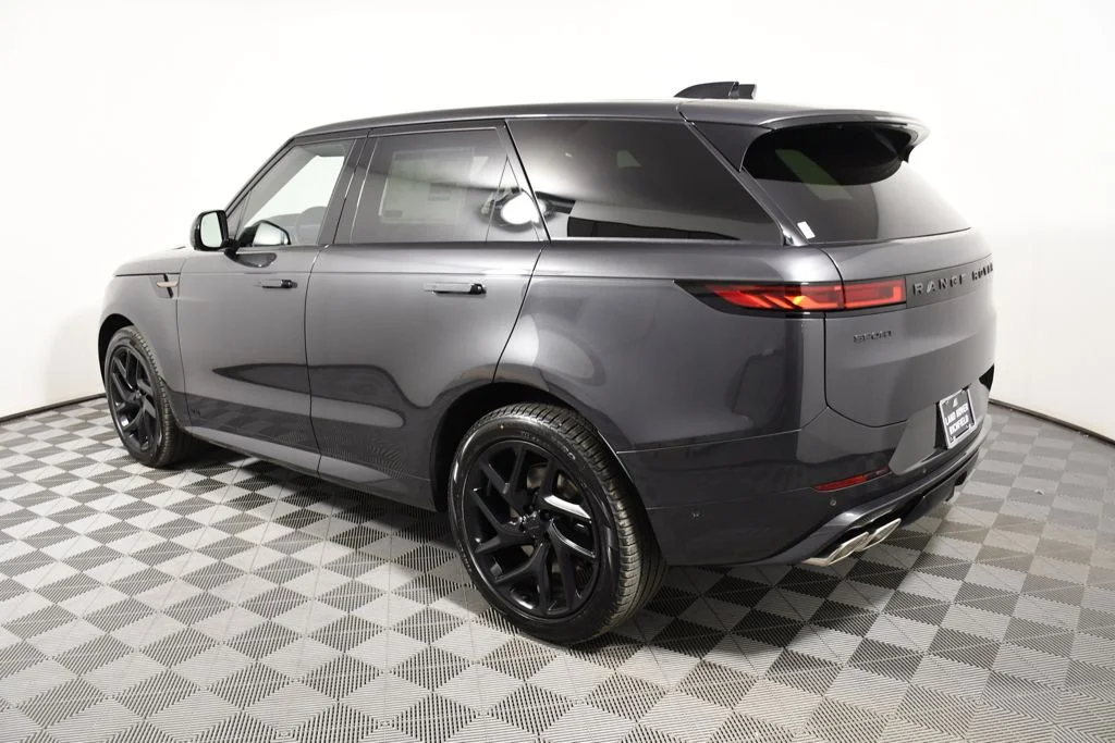 New 2026 Carpathian Gry Land Rover Dynamic SE image 3