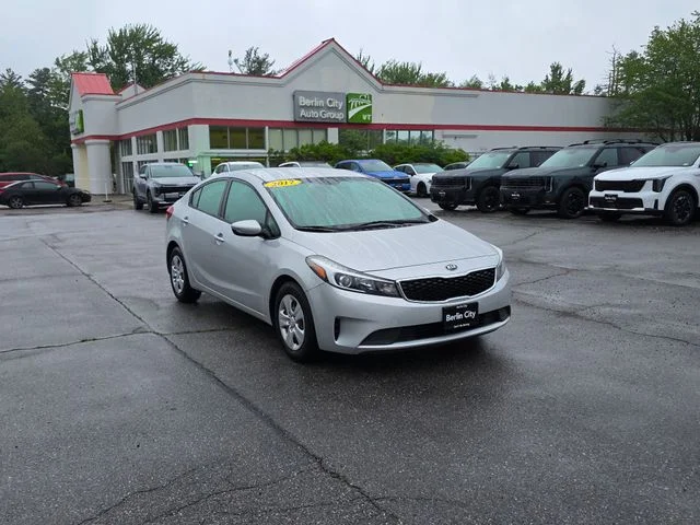 Used 2017 Silky Silver Kia LX image 28