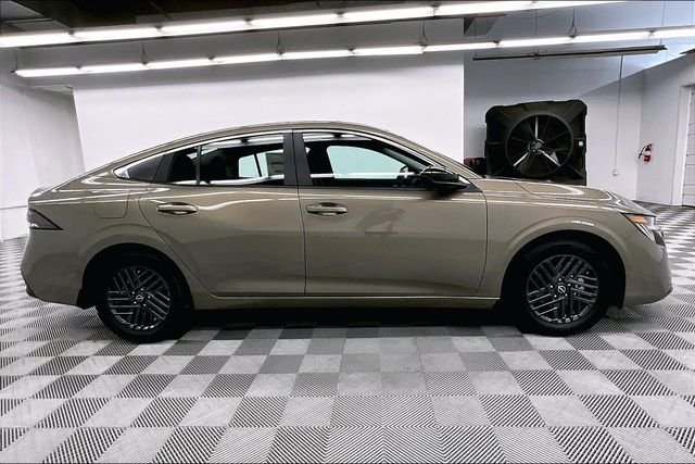 New 2026 Imperial Bronze Nissan SV image 18