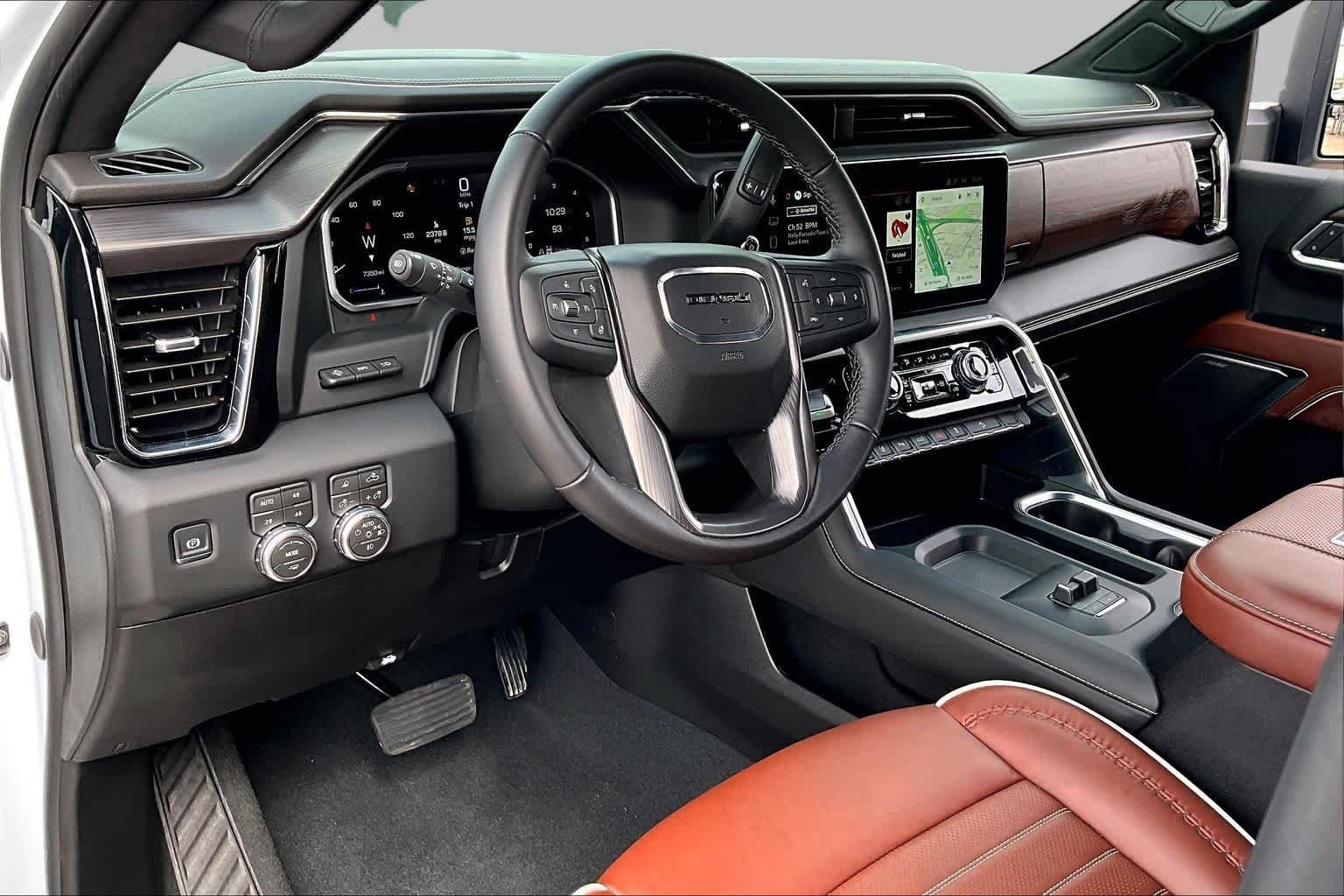Used 2026 Glacier White Tricoat GMC Denali Ultimate image 18