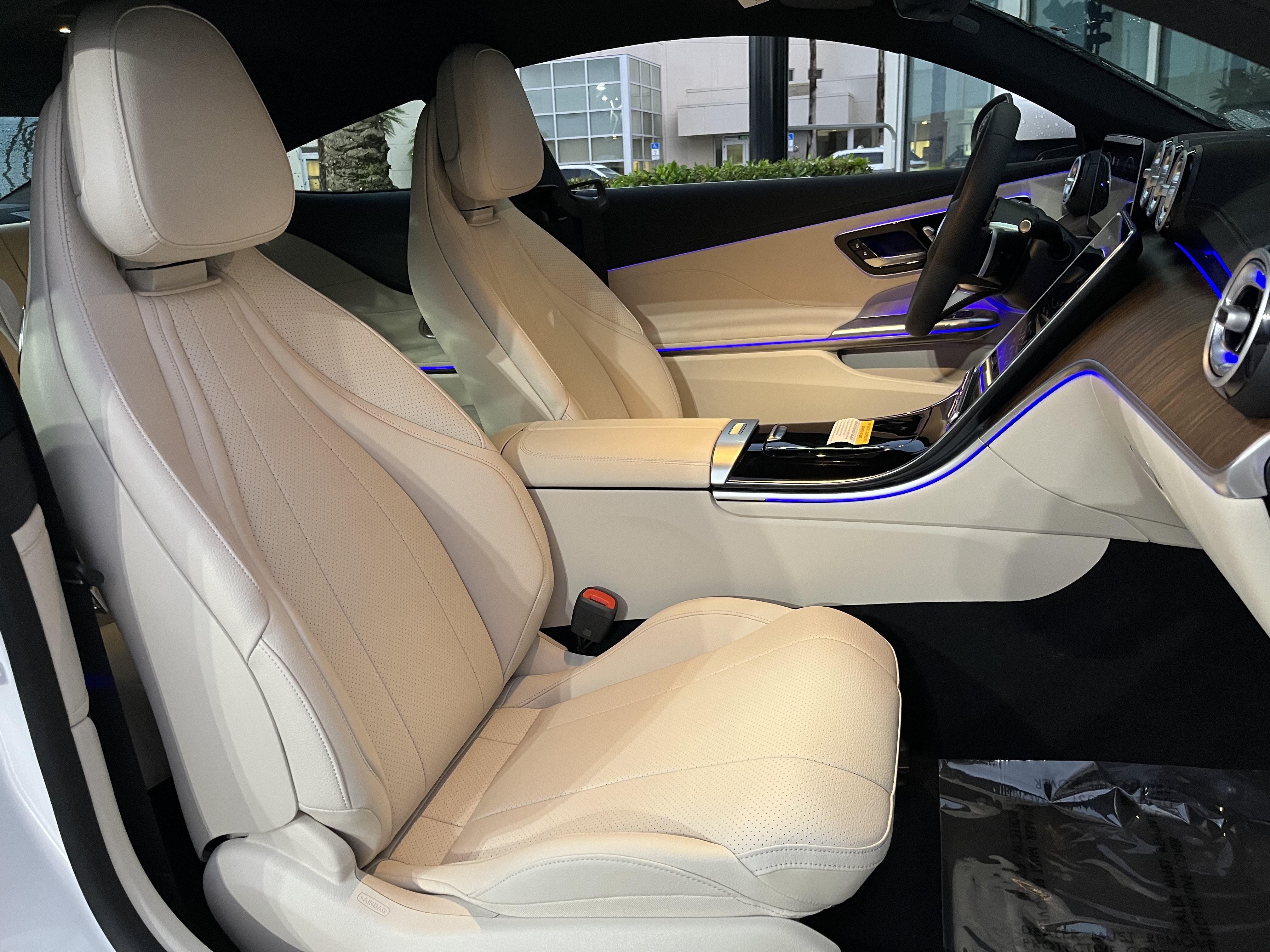 New 2026 MANUFAKTUR Moonlight White Metallic Mercedes-Benz CLE 300 image 21