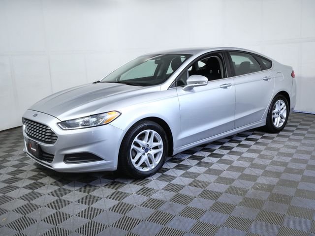 Used 2016 Silver Ford SE image 5