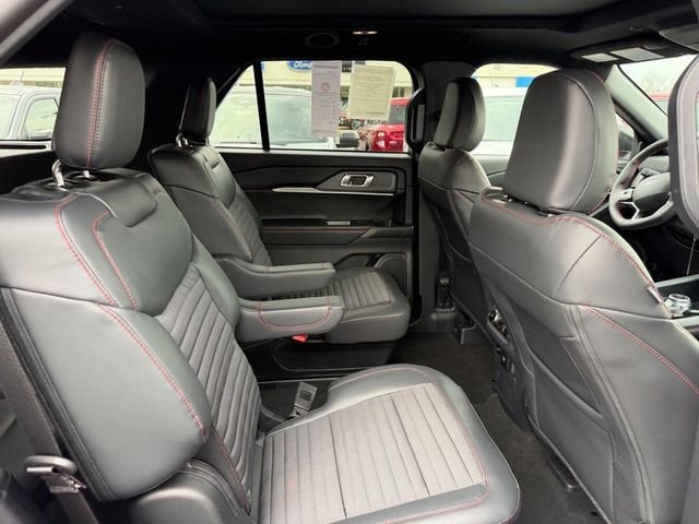 New 2026 Rapid Red Metallic Tinted Clearcoat Ford ST-Line image 5