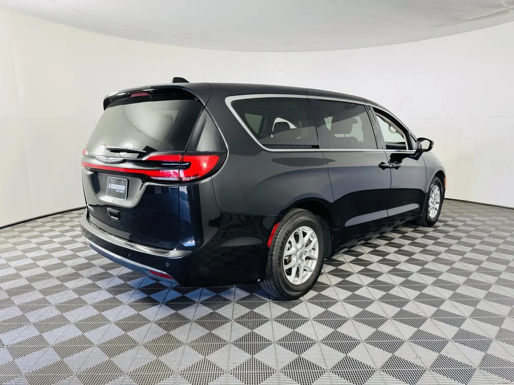 Used 2023 Black Chrysler Touring L image 29