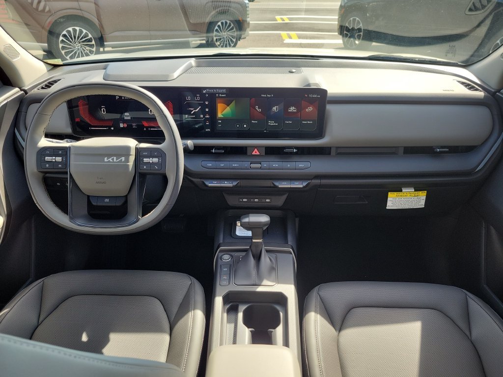 New 2027 Ivory Silver Kia EX image 18
