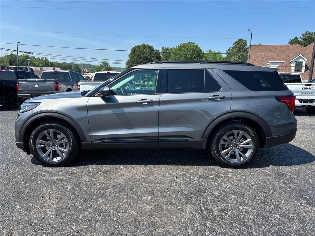 New 2026 Carbonized Gray Metallic Ford Active image 4