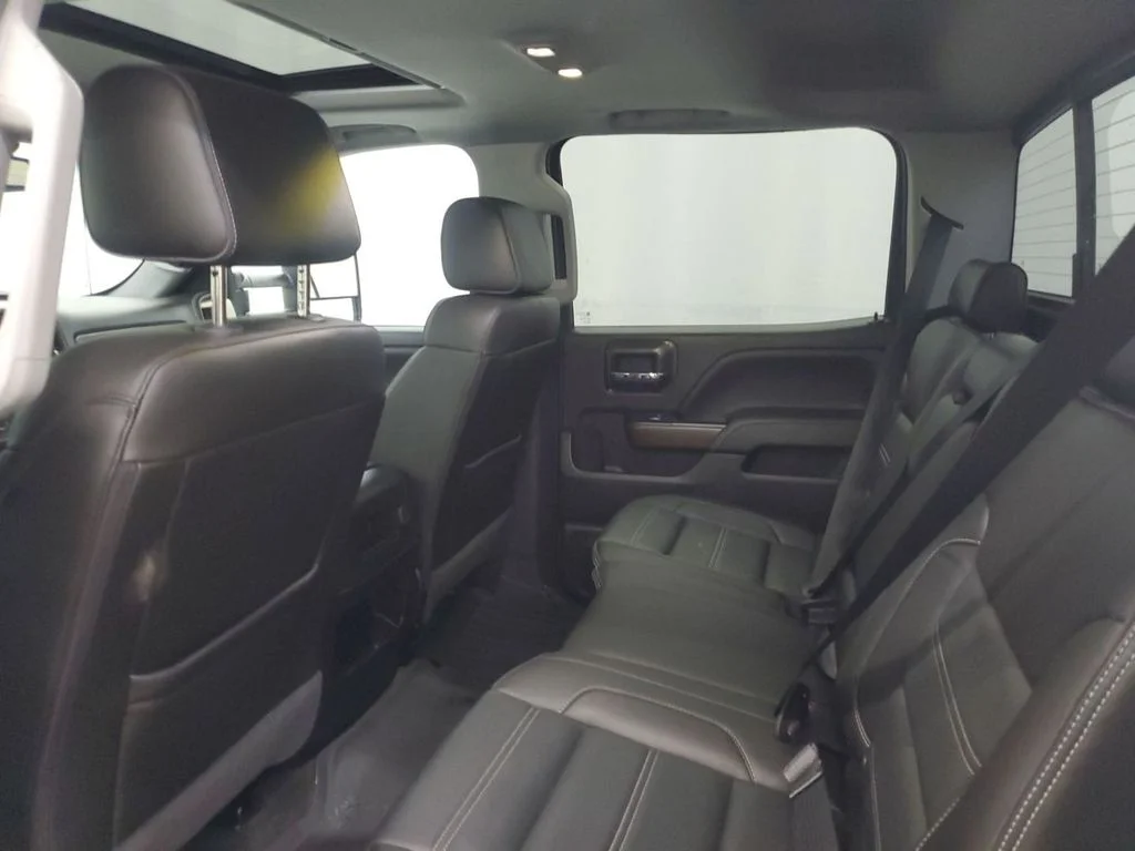 Used 2018 White Frost Tricoat GMC Denali image 13