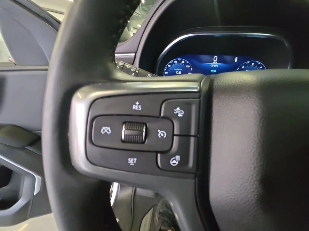 Used 2024 Summit White Chevrolet Z71 image 20