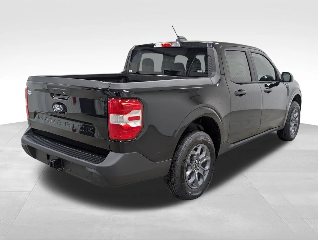 New 2026 Shadow Black Ford XLT image 6
