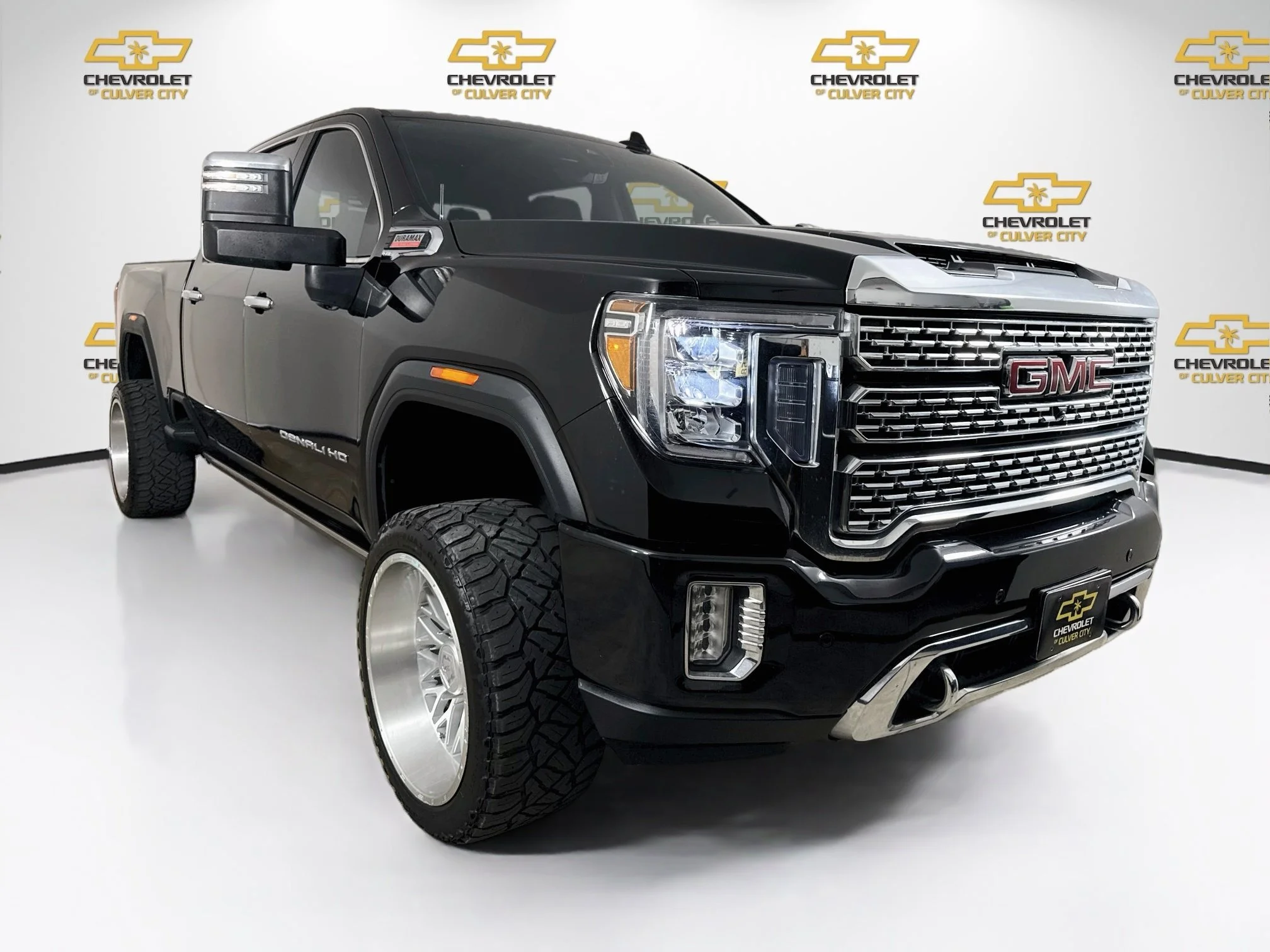 Used 2022 Ebony Twilight Metallic GMC Denali image 1