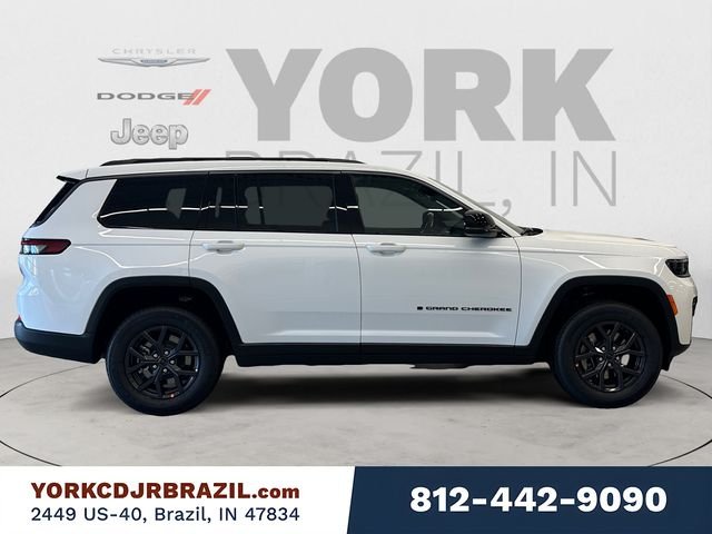 New 2027 Bright White Clearcoat Jeep Laredo Altitude image 6