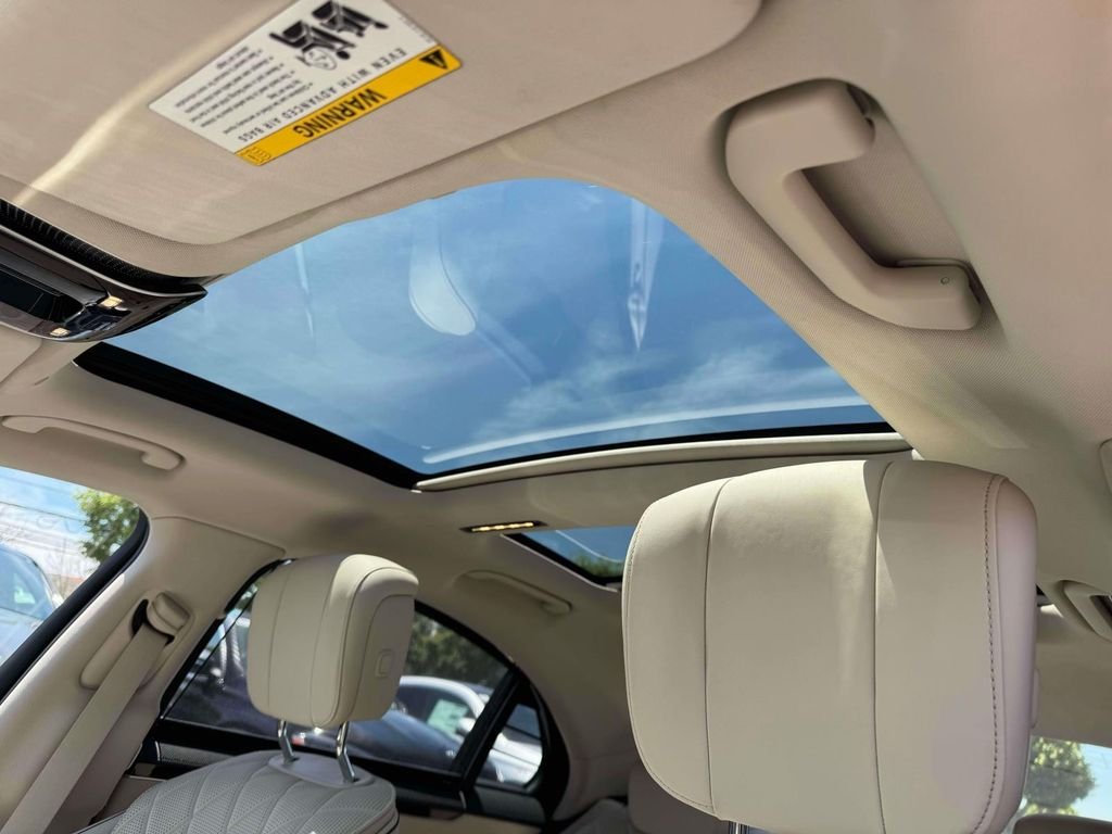 Used 2022 Black Mercedes-Benz S 500 image 32