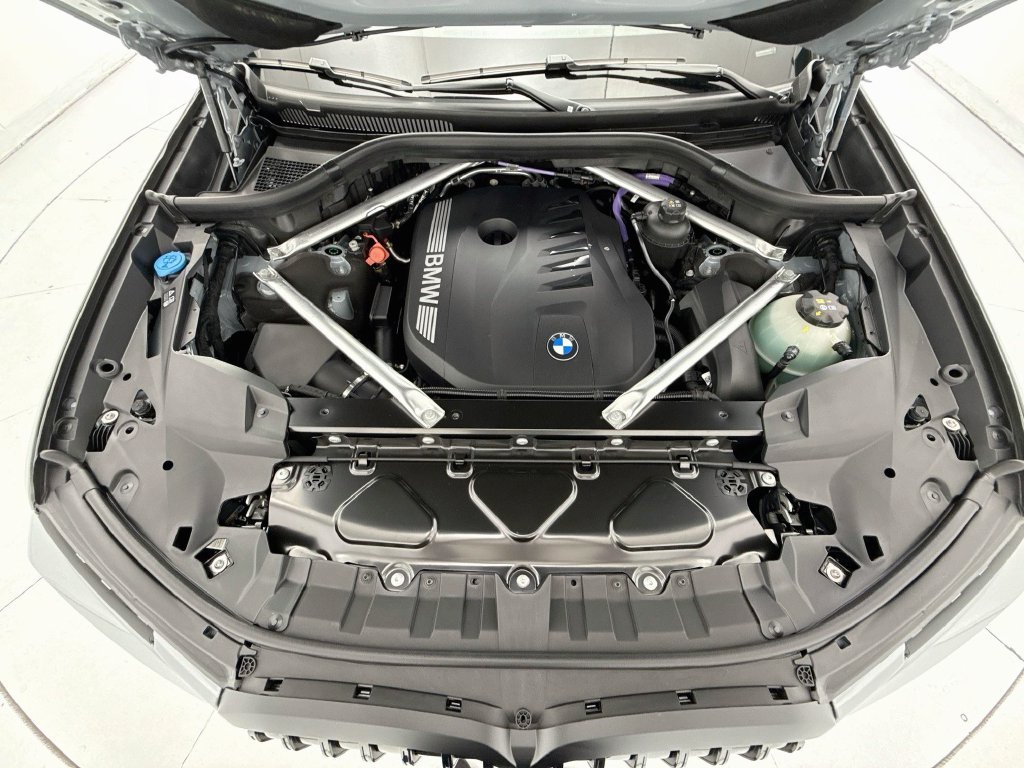 New 2027 Gray Metallic BMW xDrive40i image 29