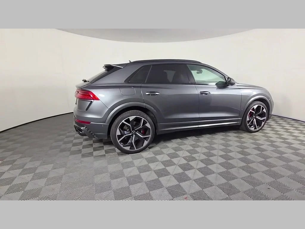 Used 2024 Daytona Gray Pearl Effect Audi 4.0T image 39