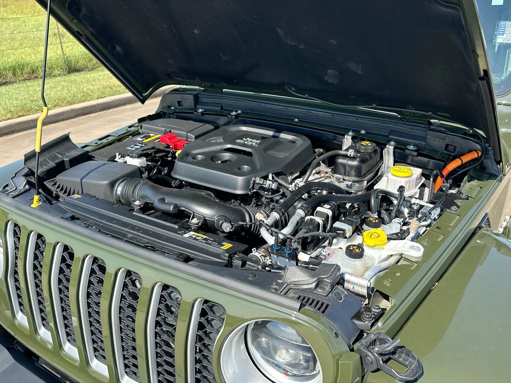 Used 2023 Sarge Green Clearcoat Jeep Sahara image 27