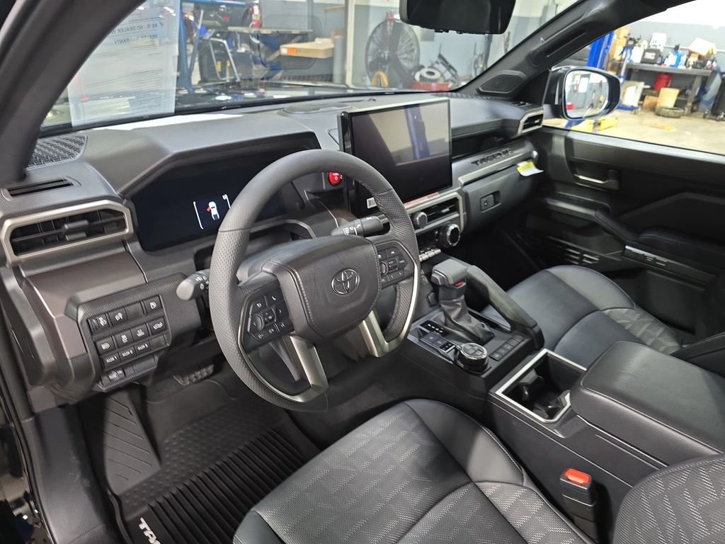 2025 Toyota Tacoma TRD Off Road - Photo 17
