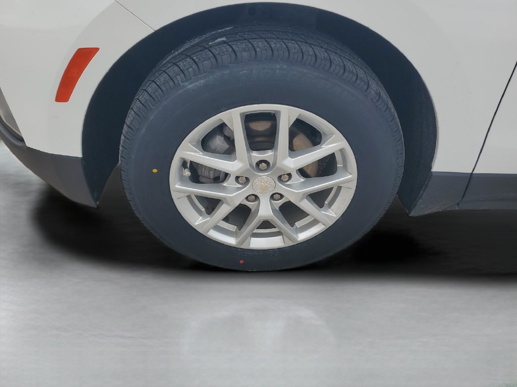 Used 2024 Summit White Chevrolet LT image 26