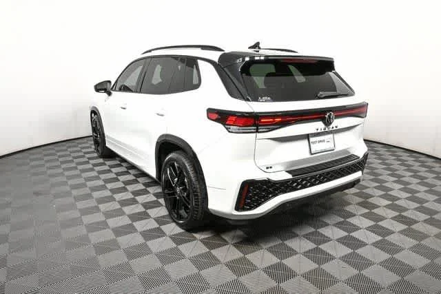 2026 Volkswagen Tiguan SE R-LINE BLACK - Photo 28
