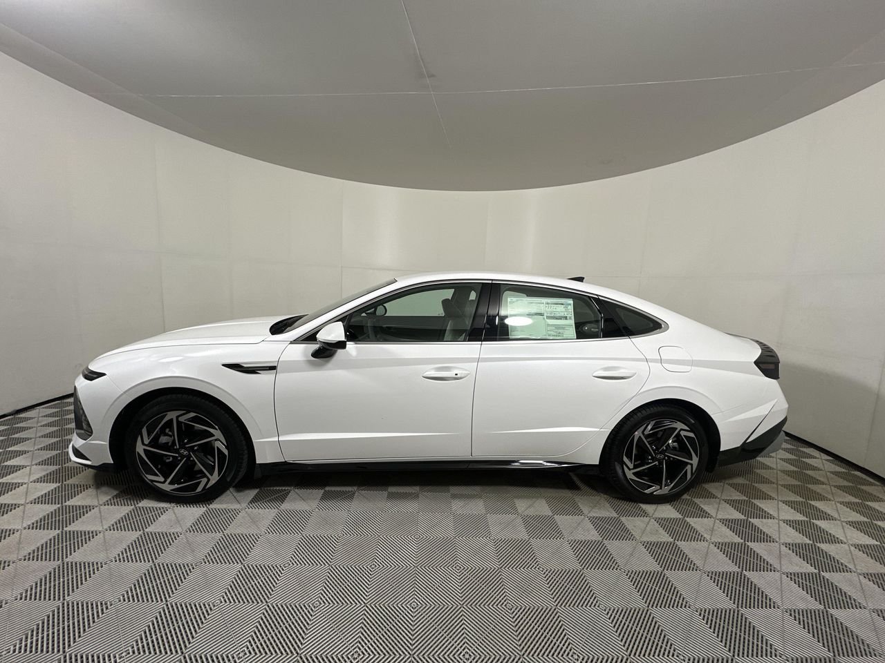 New 2026 Serenity White Hyundai SEL Sport image 4