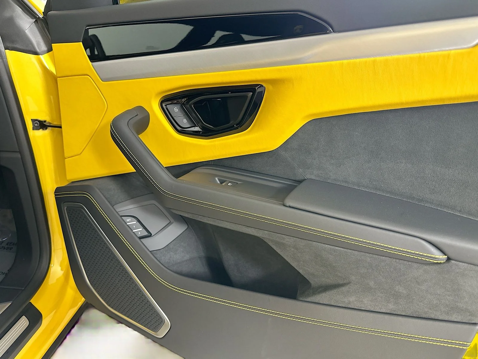 Used 2025 Yellow Lamborghini  image 69