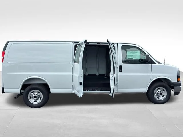 New 2026 Summit White GMC Work Van image 18
