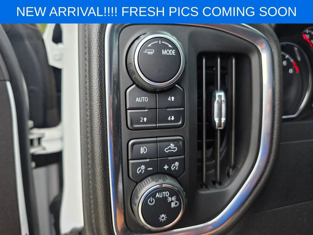 Used 2022 Summit White Chevrolet RST image 10