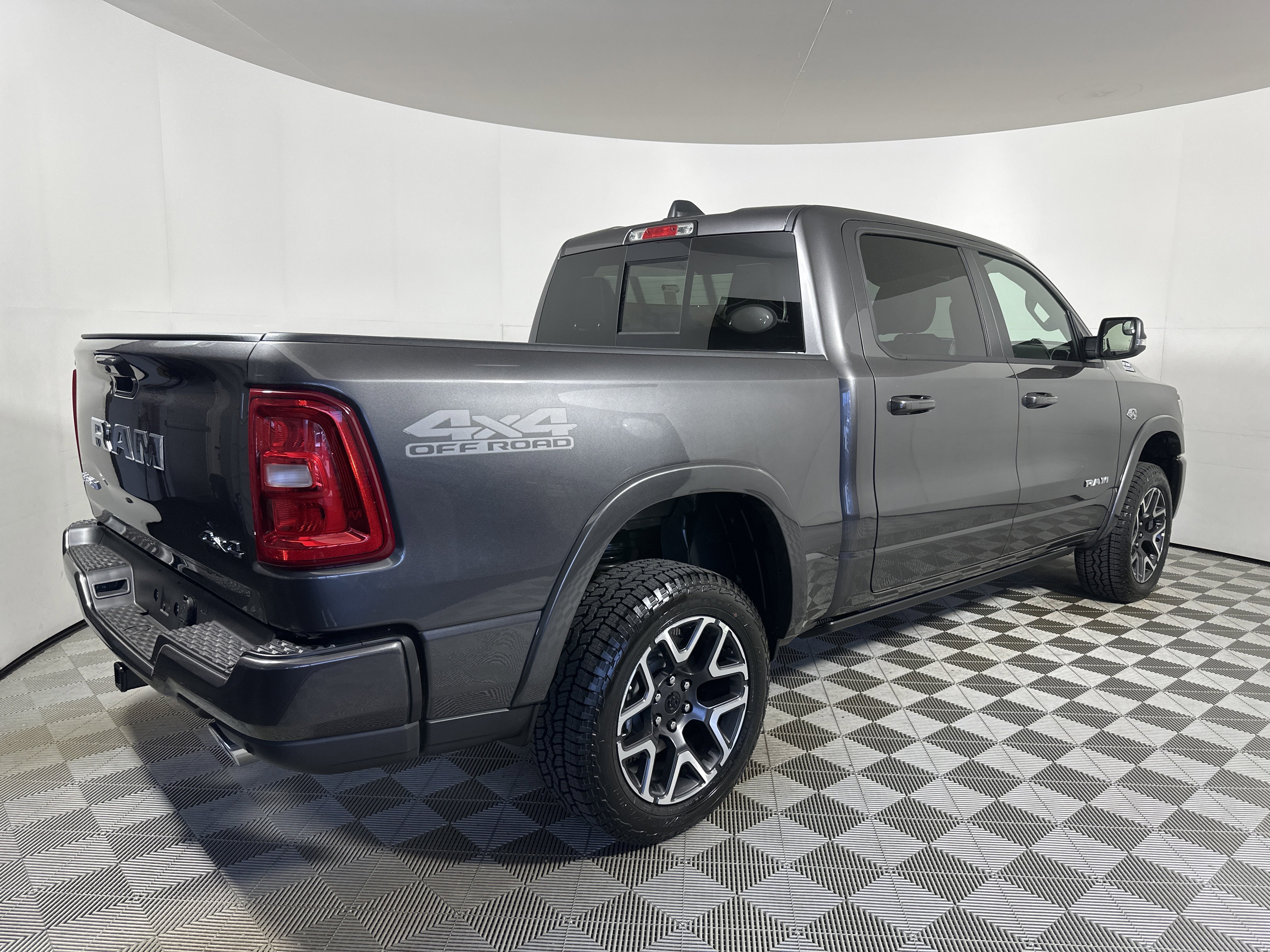 New 2026 Granite Crystal Metallic Clear-Coat Exterior Paint RAM Laramie image 7