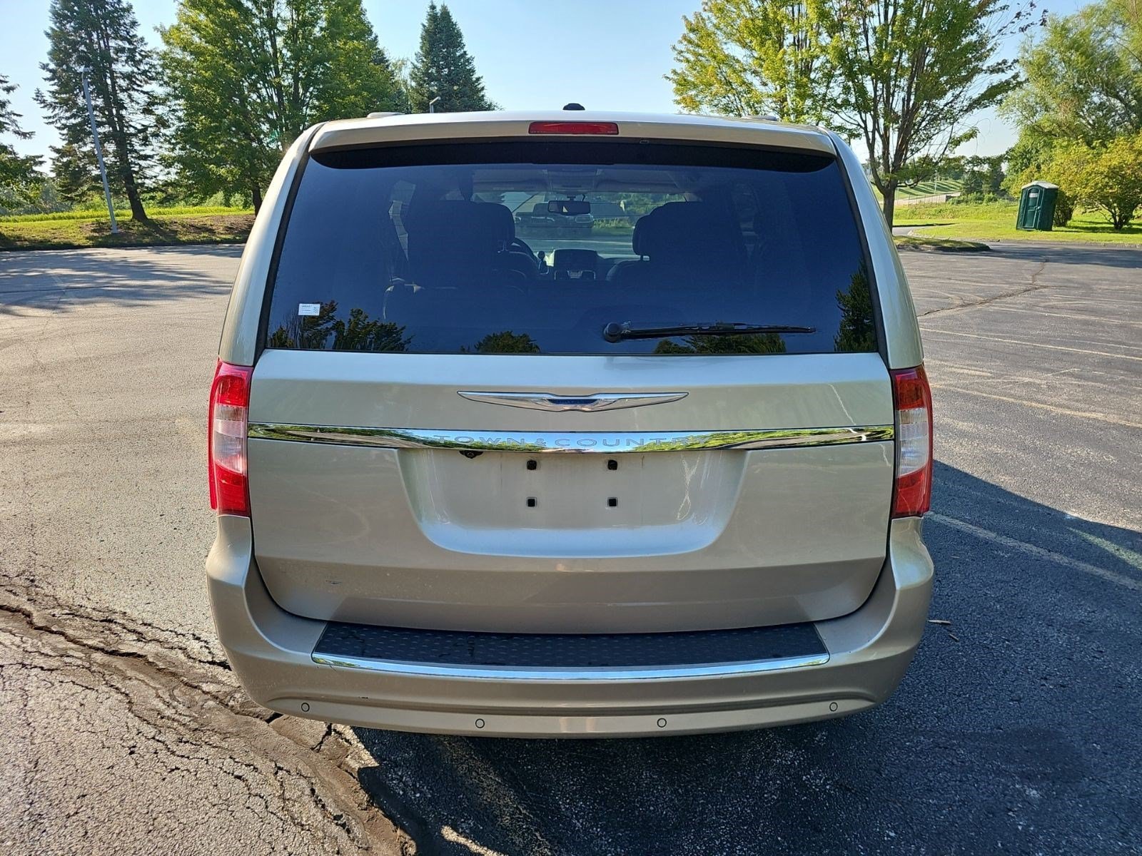 Used 2016 Cashmere/Sandstone Pearlcoat Chrysler Touring-L image 4