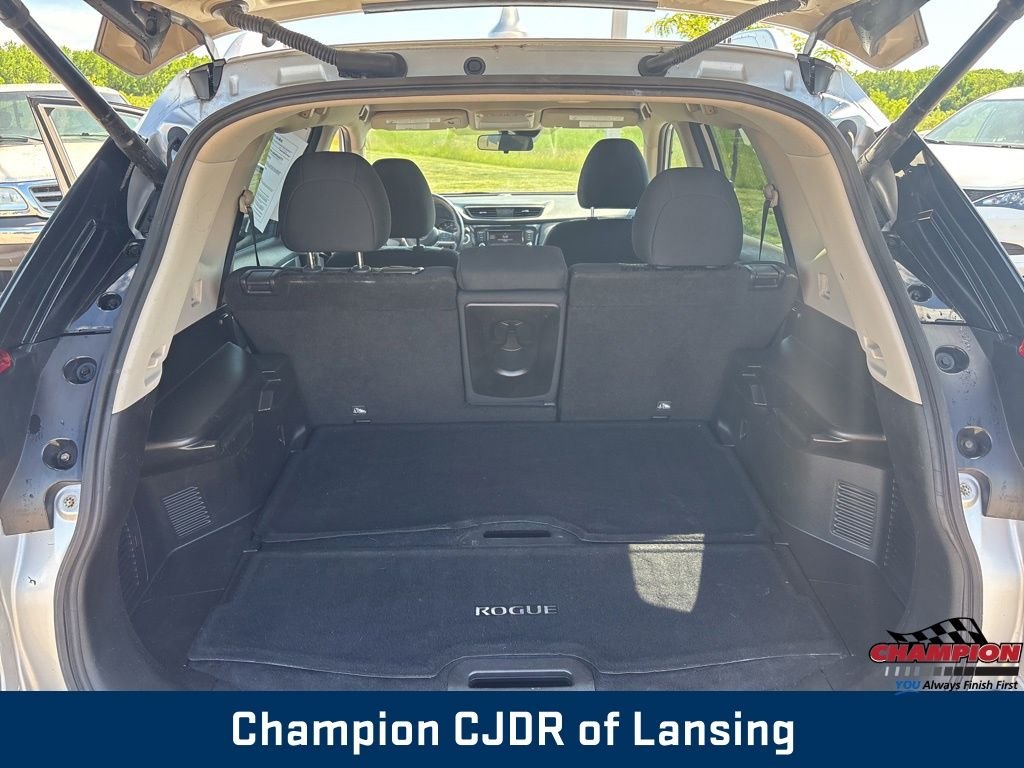 Used 2019 Brilliant Silver Metallic Nissan SV image 17