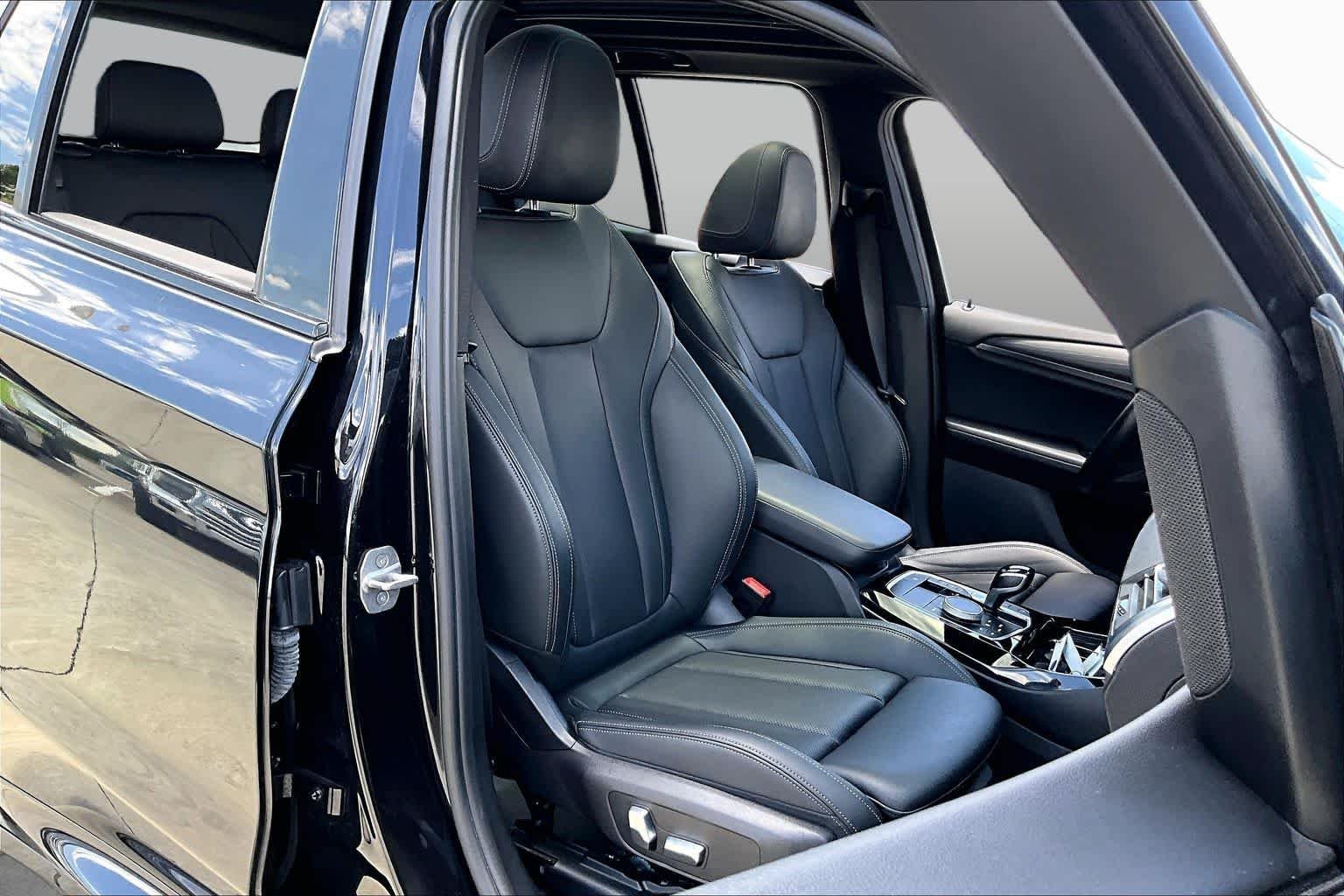 Used 2023 Black Sapphire Metallic BMW sDrive30i image 8