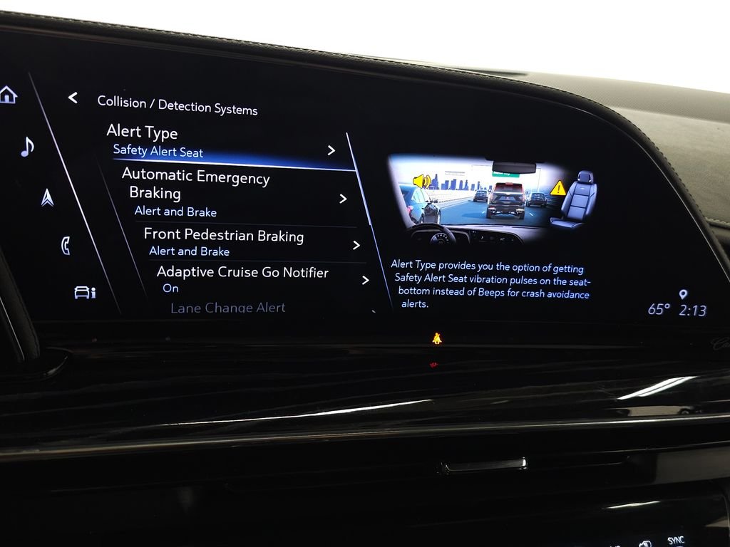 Used 2022 White Cadillac Sport image 29