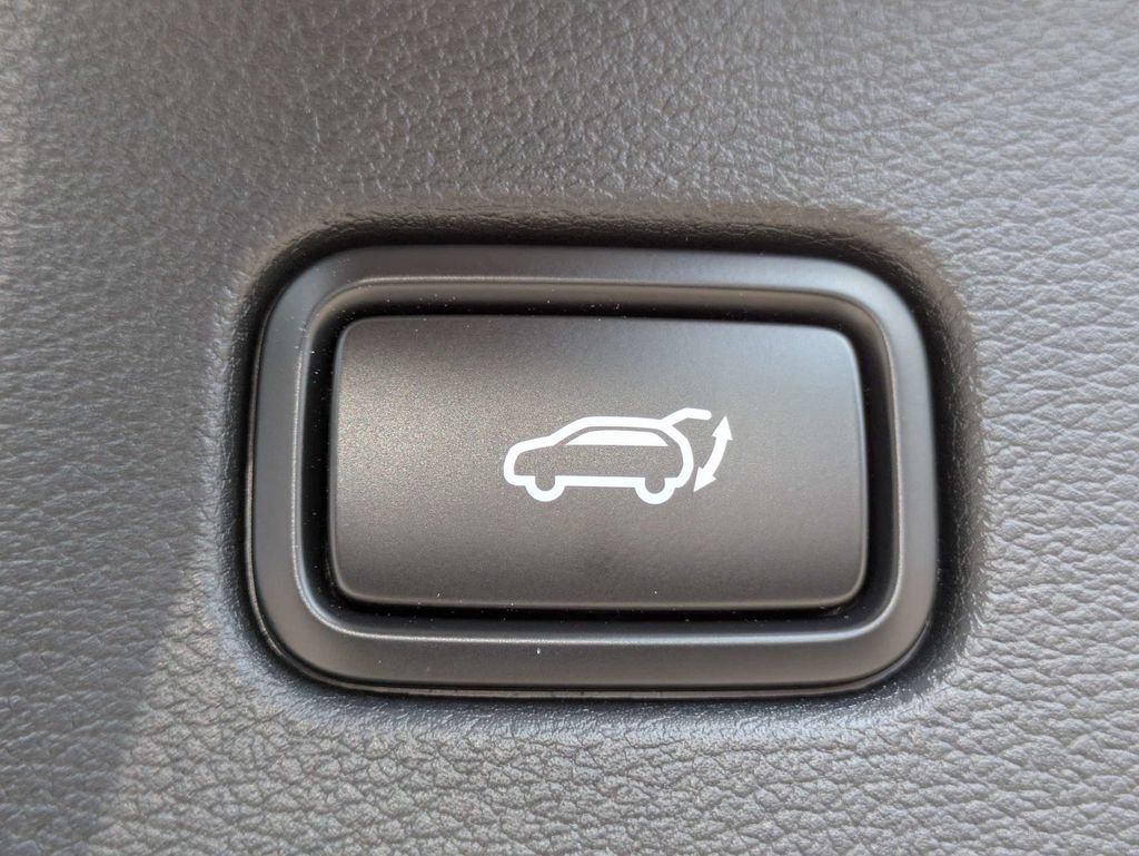 New 2026 Glacial White Pearl Kia EX image 14
