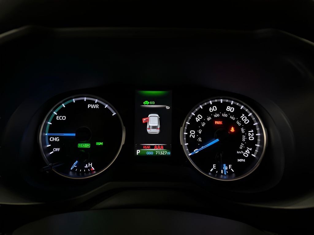 2022 Toyota RAV4 XLE - Photo 14