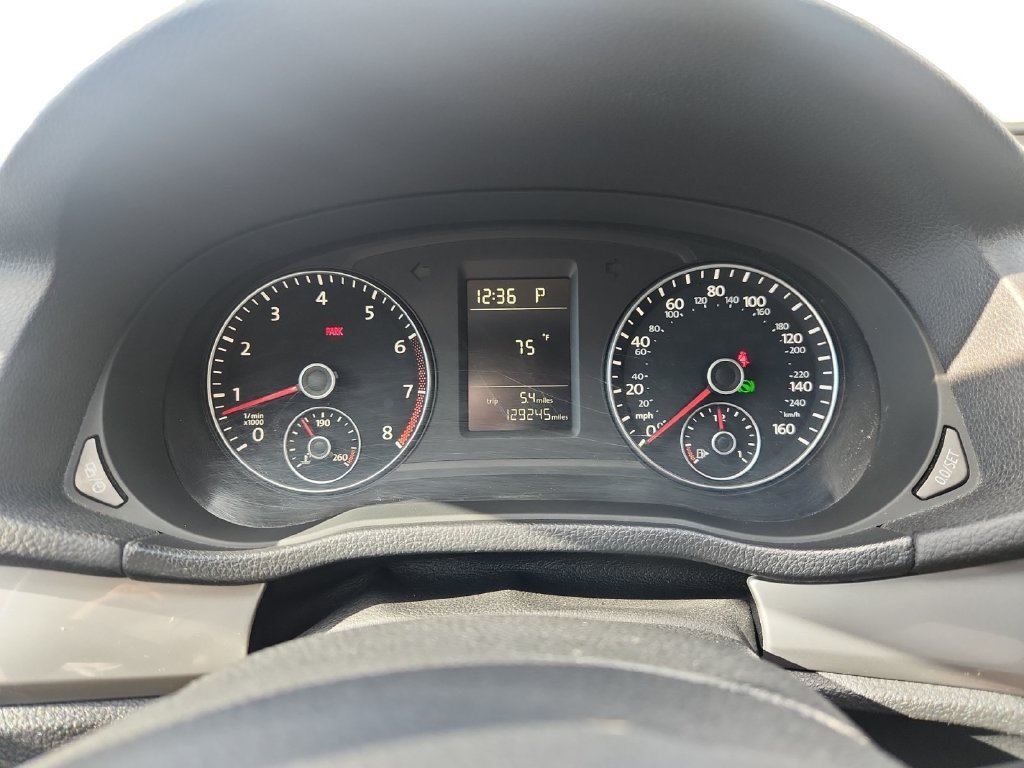 Used 2013 Silver Volkswagen 2.5 S image 14