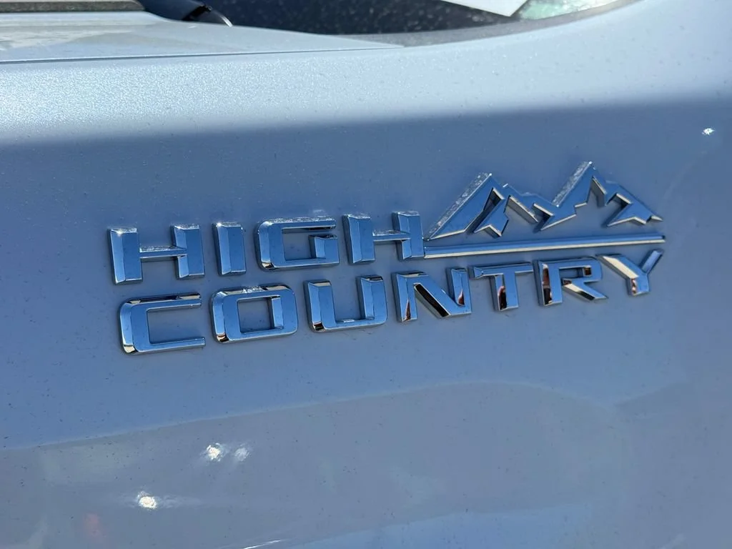 New 2026 Polar White Tricoat Chevrolet High Country DRW image 2
