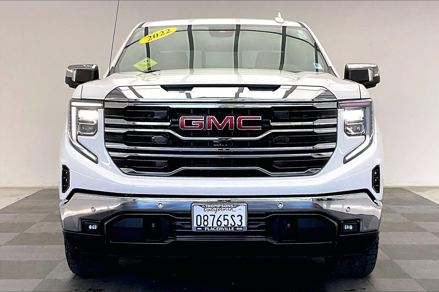 Used 2022 Summit White GMC SLT image 2