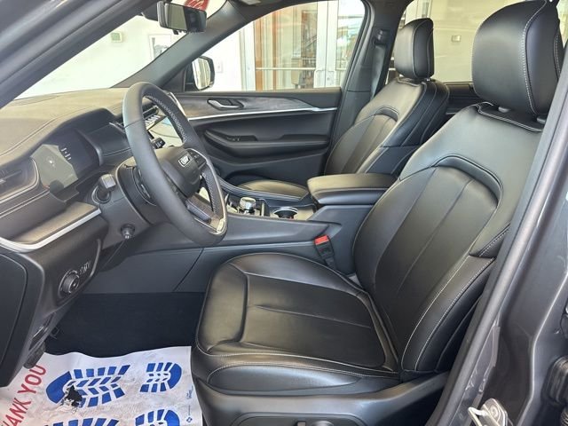 Used 2025 Metallic Jeep Limited image 23