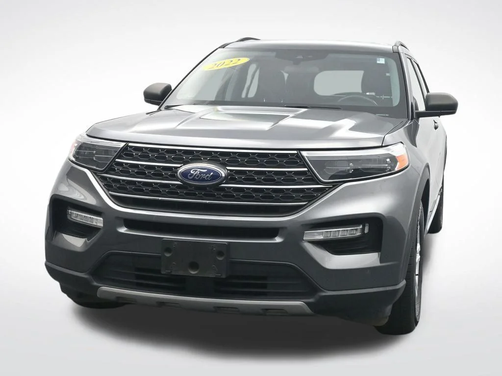 Used 2022 Carbonized Gray Metallic Ford XLT image 2