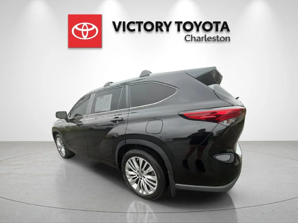 Used 2023 Black Toyota Platinum image 3
