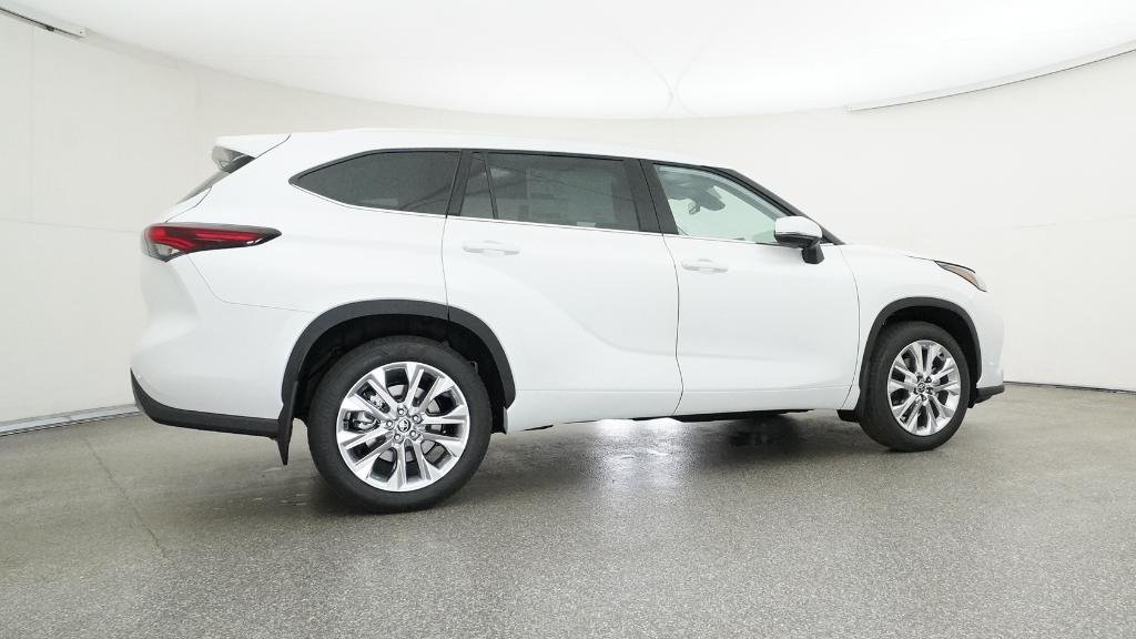 2026 Toyota Highlander Limited - Photo 9