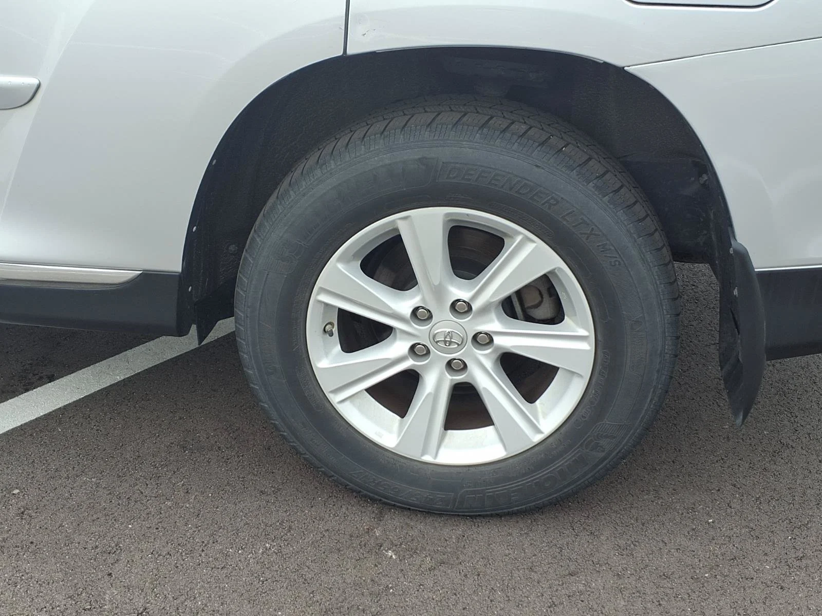 Used 2012 Classic Silver Metallic Toyota Base image 19