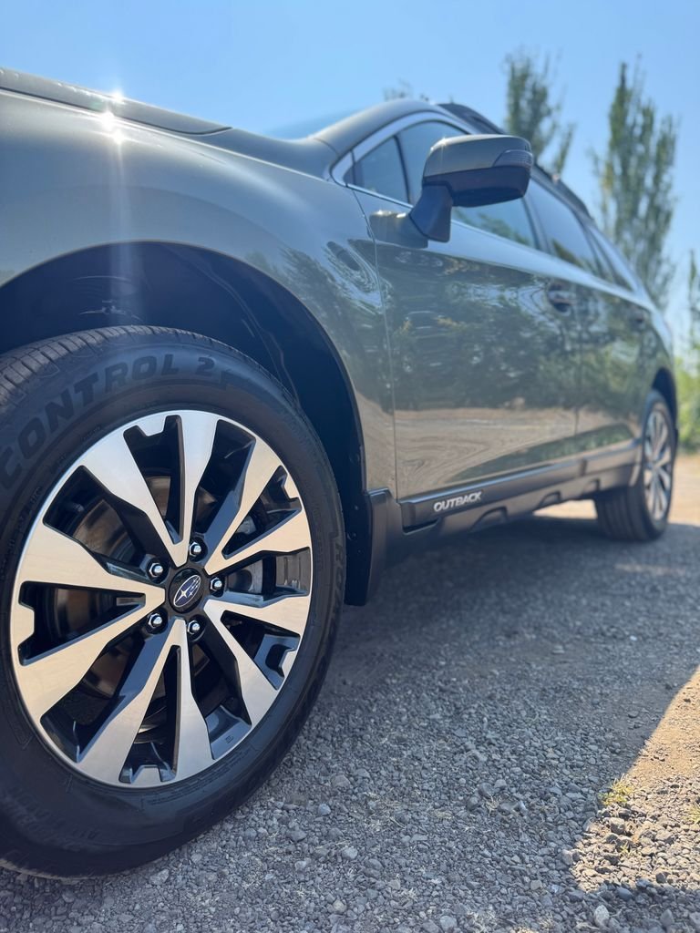 Used 2016 Wilderness Green Metallic Subaru 2.5i image 41