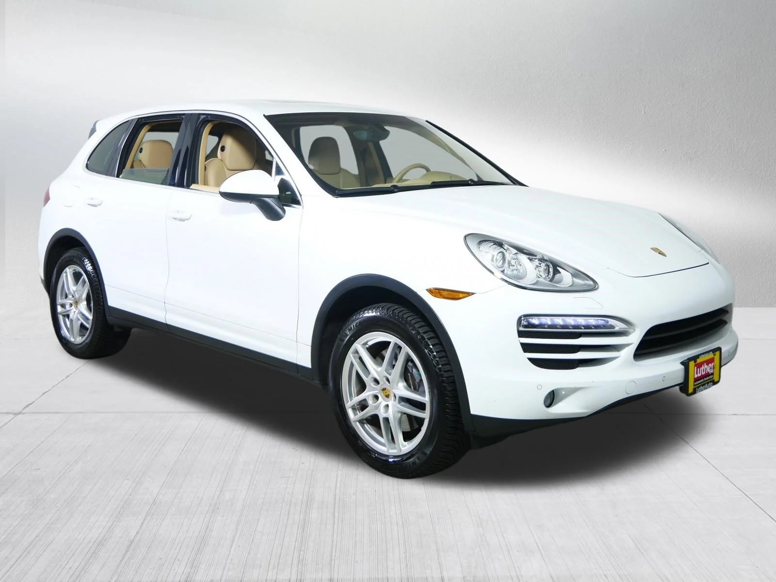 2014 Porsche Cayenne's photo