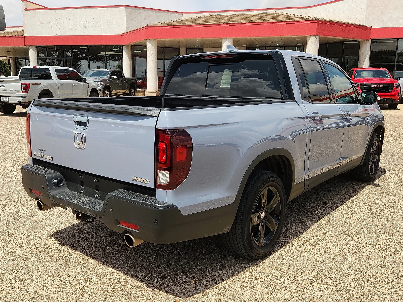 Used 2023 Gray Pearl Honda Black Edition image 4