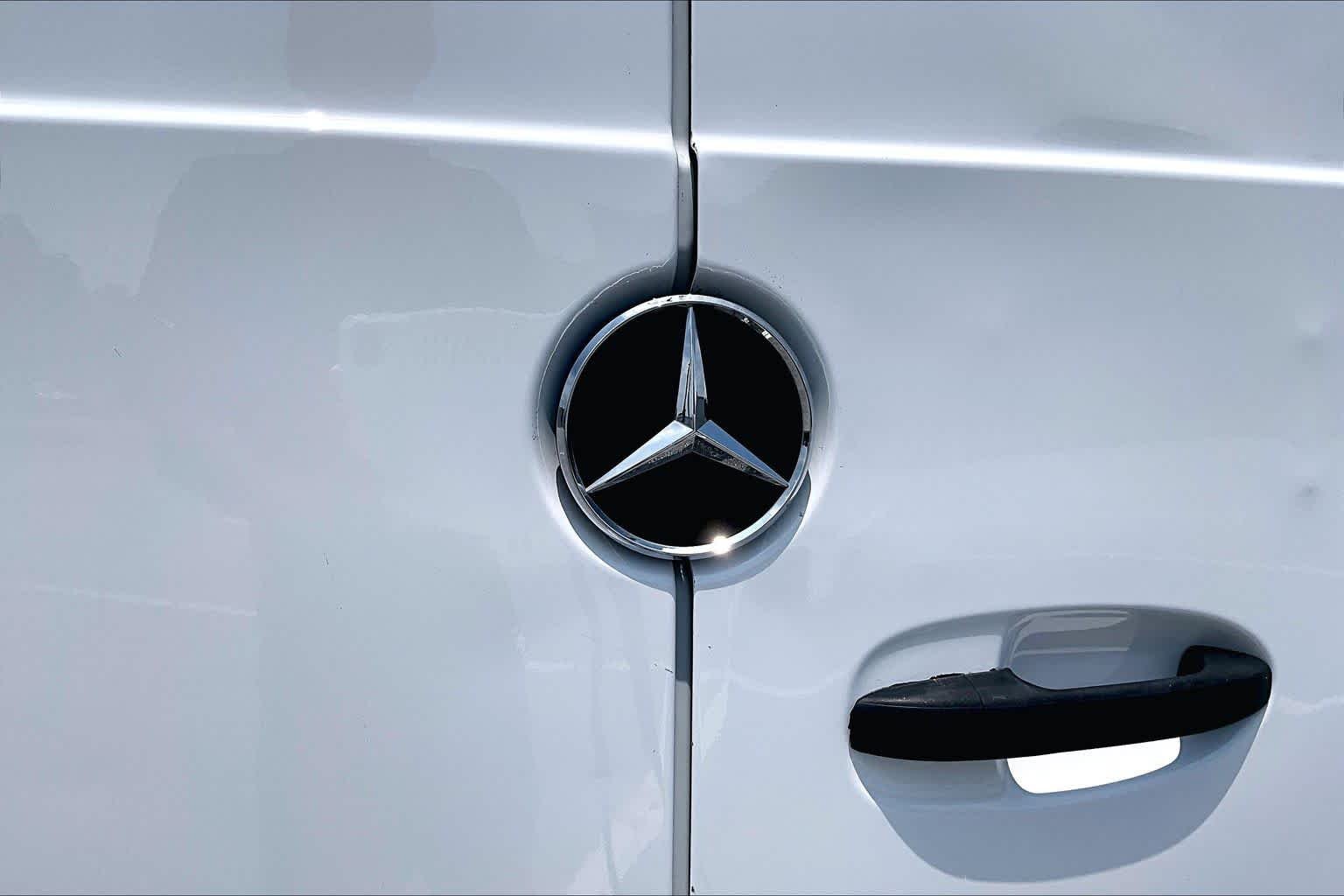 Used 2024 Arctic White Mercedes-Benz  image 10