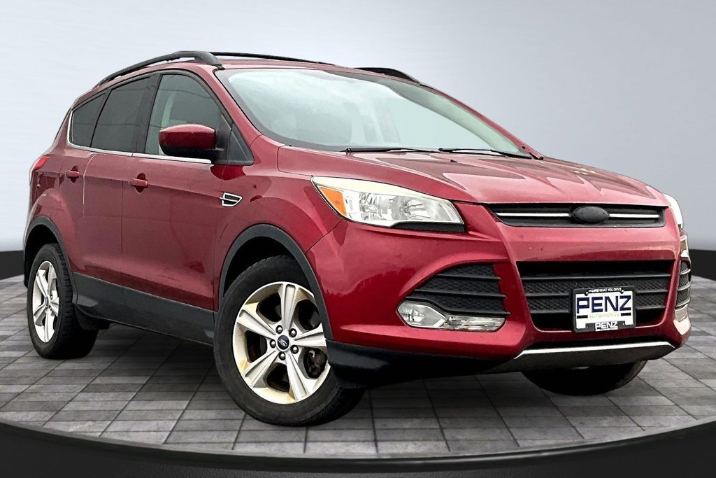 Used 2013 Red Ford SE image 3